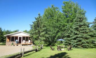 Hush Lodge & Cottages