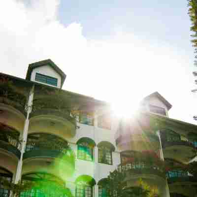 Strawberry Park Resort Hotel Exterior