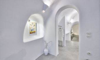 Cave Suite Oia