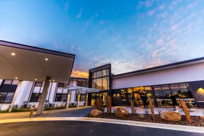 The Remington Orange Hotels near Orange East Fork, Historic Railway Depot (Lachlan Valley Rly.)