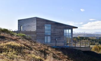 Designers Villa Near Alafoss Waterfall - Housity