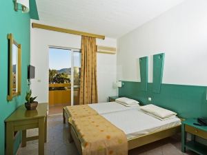 Trianta Hotel Apartments