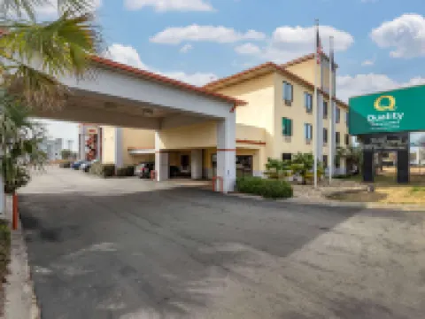 クオリティ イン & スイーツ フォート ジャクソン メインゲート コロンビアのホテル