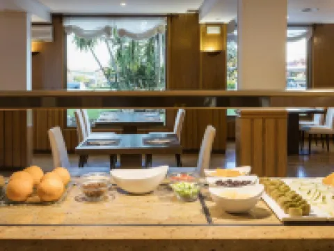 Hotel Ilunion Las Lomas Hotels in Merida