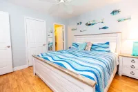 Ocean Glass Condominiums Hotels in Рехобот-Біч