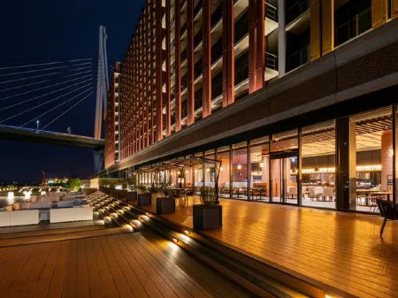 LIBER HOTEL OSAKA Отели рядом со станцией Nanko higashi Railway Station