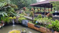 Camp de Katarina Hotels in Megamendung