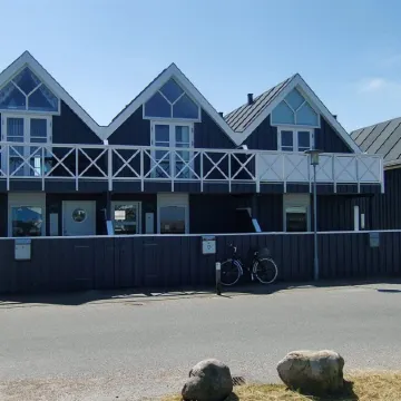 "Knud" - 2m from the Sea