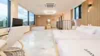 Sacheon Stay Bitto Pool Villa Pension Hotels near 비토섬신우리조트 글램핑N카라반