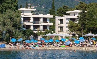 Apartments Kuce Lekovica Beach & Snack Bar- Bistro