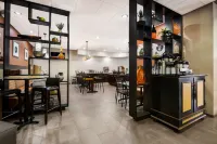Revel Hotel Minot, SureStay Collection by Best Western Hôtels à : Harrison