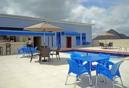 144 Suites Luxury Hotel