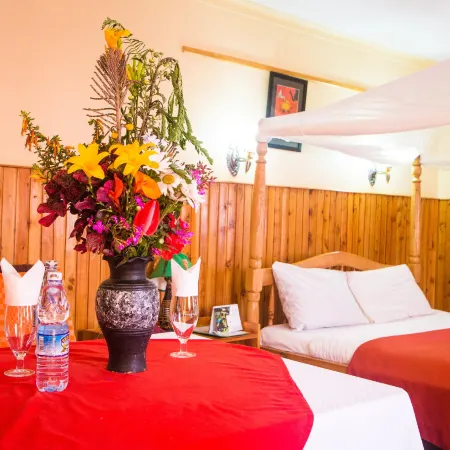 Bunyonyi Safaris Resort