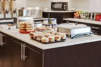 Ramada by Wyndham Moose Jaw - breakfast