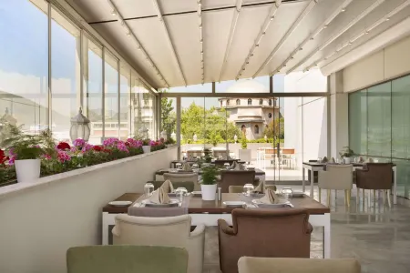 Ramada Hotel & Suites by Wyndham Izmir Kemalpasa Отели в г. Маниса