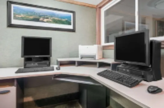 โฮเวิร์ด จอห์นสัน บายวินด์แฮม จิลเล็ต