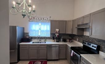 Sunny Home Vacations LLC - Housity