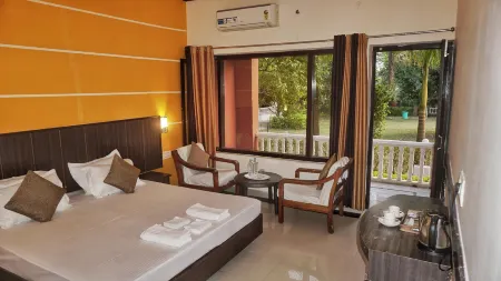 Headquarter Khajuraho Отели рядом с достопримечательностью «Кандарья-Махадева»