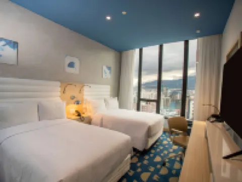 ハンプトン バイ ヒルトン キト ラ カロラーナ パーク キトのホテル