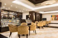 Ramada Plaza by Wyndham Karachi Airport Hotel - Bars