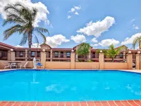 Super 8 by Wyndham Mont Belvieu/Baytown East