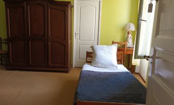 The Green Suite - with Garden