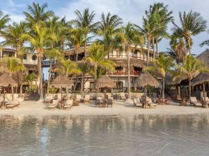 Beachfront Hotel la Palapa - Adults Only