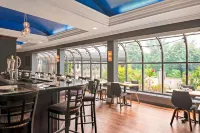 Hampton Inn & Suites Stamford - 2-Star