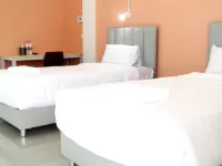 The Peach hotel Hotels near Wat Khao Ban Dai It