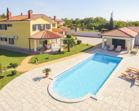 Mirela Hoteles en Trgetari