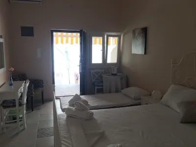 Aphrodites Apartments Hotels in Ano Siros