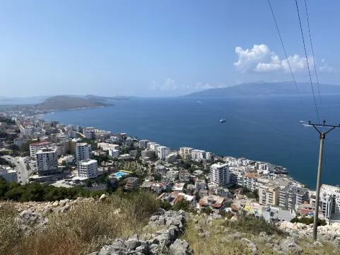Breeze Cuddling Your Holidays - Saranda