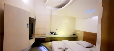 Space Hotel by Papaho Hotels in Sukasari