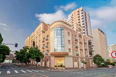 Rockefeller by Slaviero Hotéis Отели рядом с достопримечательностью «Botanical Garden of Curitiba»