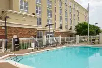 홀리데이 인 아드모어 I-35 바이 IHG - 수영장