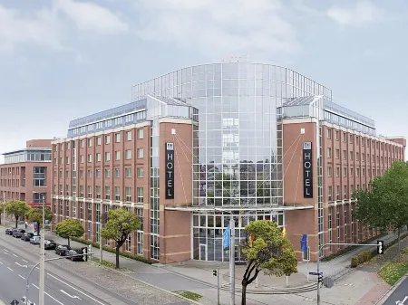 NH Dresden Neustadt Отели в г. Дрезден