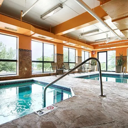 Comfort Inn & Suites Copley Akron