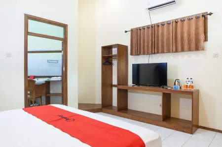 RedDoorz Near Baluran National Park Отели в г. Wongsorejo