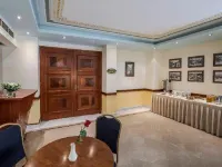 Rex Hotel - breakfast