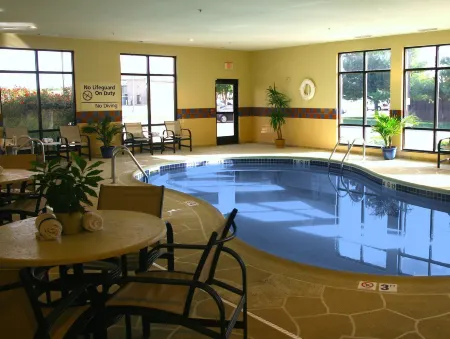 Hampton Inn Lincoln Отели в г. Logan County