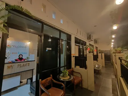 Myplace Sario Manado Отели рядом с достопримечательностью «GMIM Sentrum Manado»