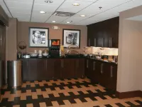 Hampton Inn & Suites Columbus Hilliard - breakfast