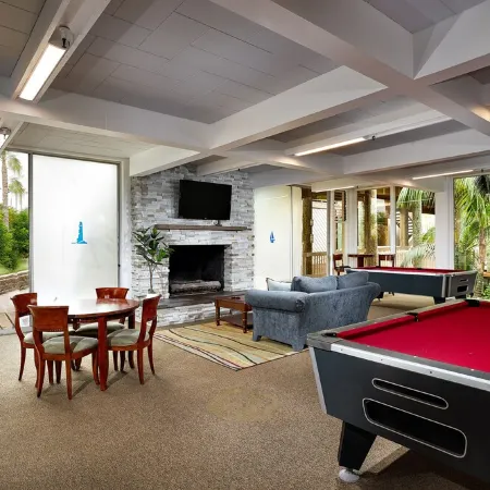 Newly Renovated, Walk to the Beach, Direct ocean view from Master and the Deck