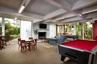 Newly Renovated, Walk to the Beach, Direct ocean view from Master and the Deck