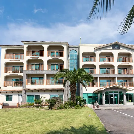 The Bay Jeju Resort Отели рядом с достопримечательностью «Храм Хелимса»