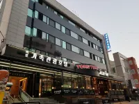 Mokpo Family Tourist Hotel Отели рядом со станцией Mokpo Station