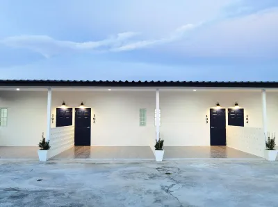 Calm Resort 팔라 비치 주변 호텔