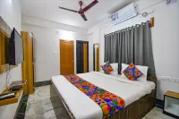 FabExpress Amar Raj Villa - Nr Eco Park Hotels near Rose Garden