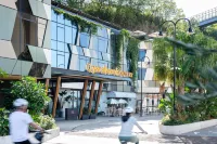 Crystalbrook Vincent Hotels near Cloudland