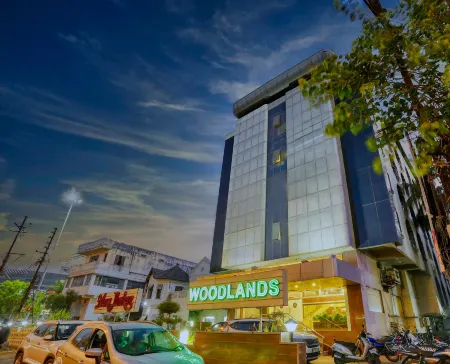 Hotel President, Pure Veg Отели рядом с Аэропорт Индор